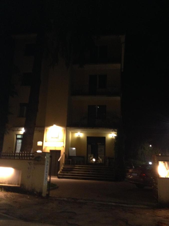 Residence Il Rampicante Монтичелли-Терме Экстерьер фото